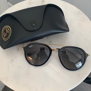 Ray Ban RB4253 black and gold aviator sunglasses